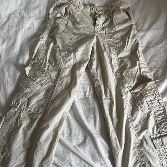 BDG low rise cargos (hemmed to be shorter in length) - Picture 1 of 3